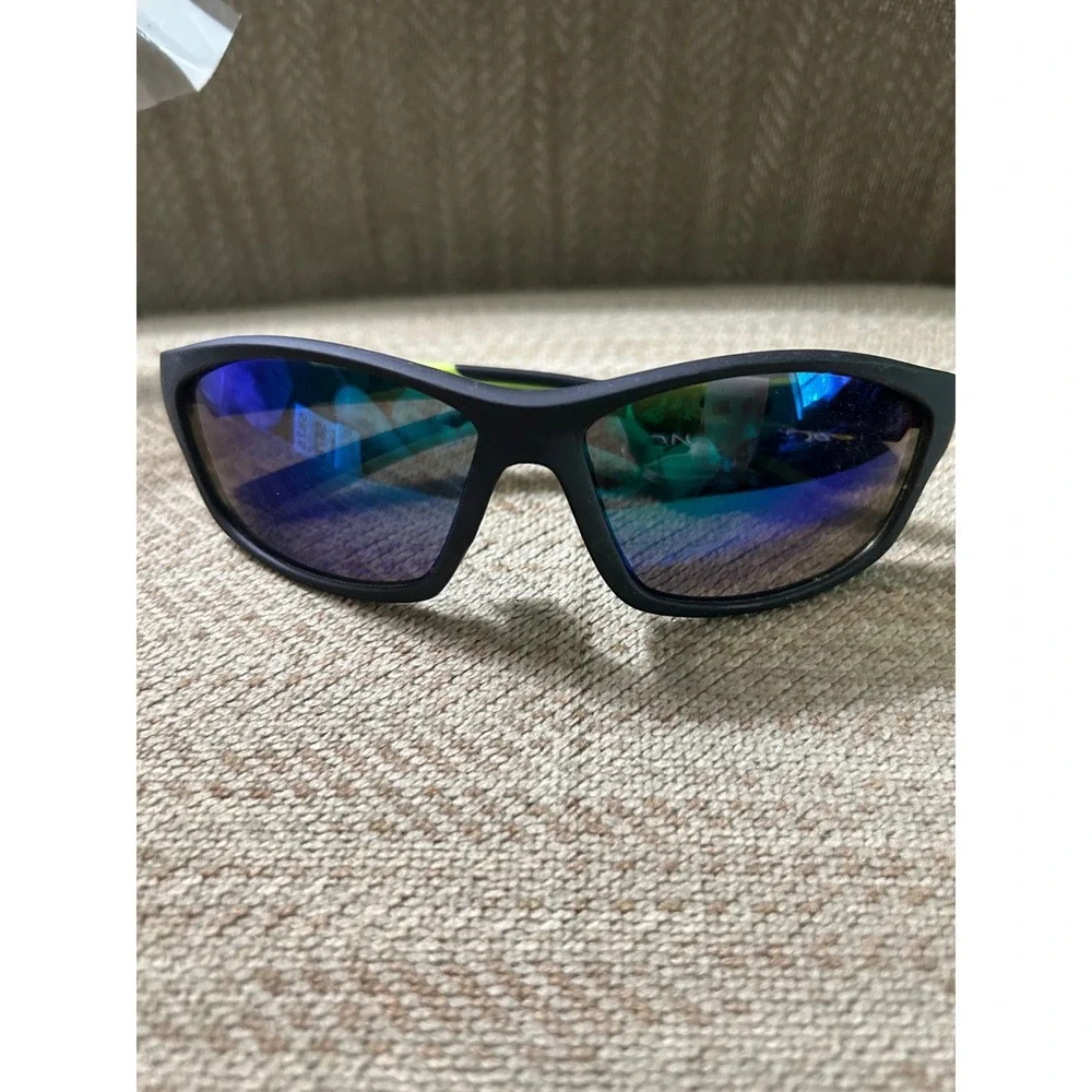 Body Glove Neon Blue Mirror Sport Sunglasses Matte Black Frame BGPC 24 423 NEW